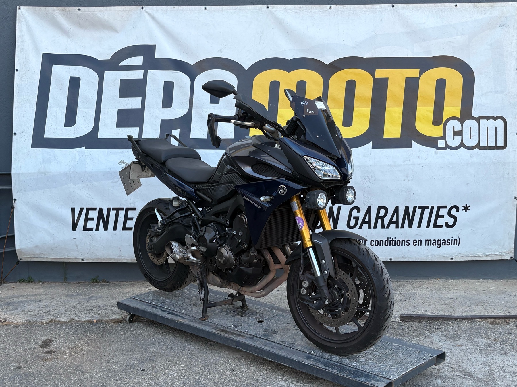 moto accidentée YAMAHATRACER 900