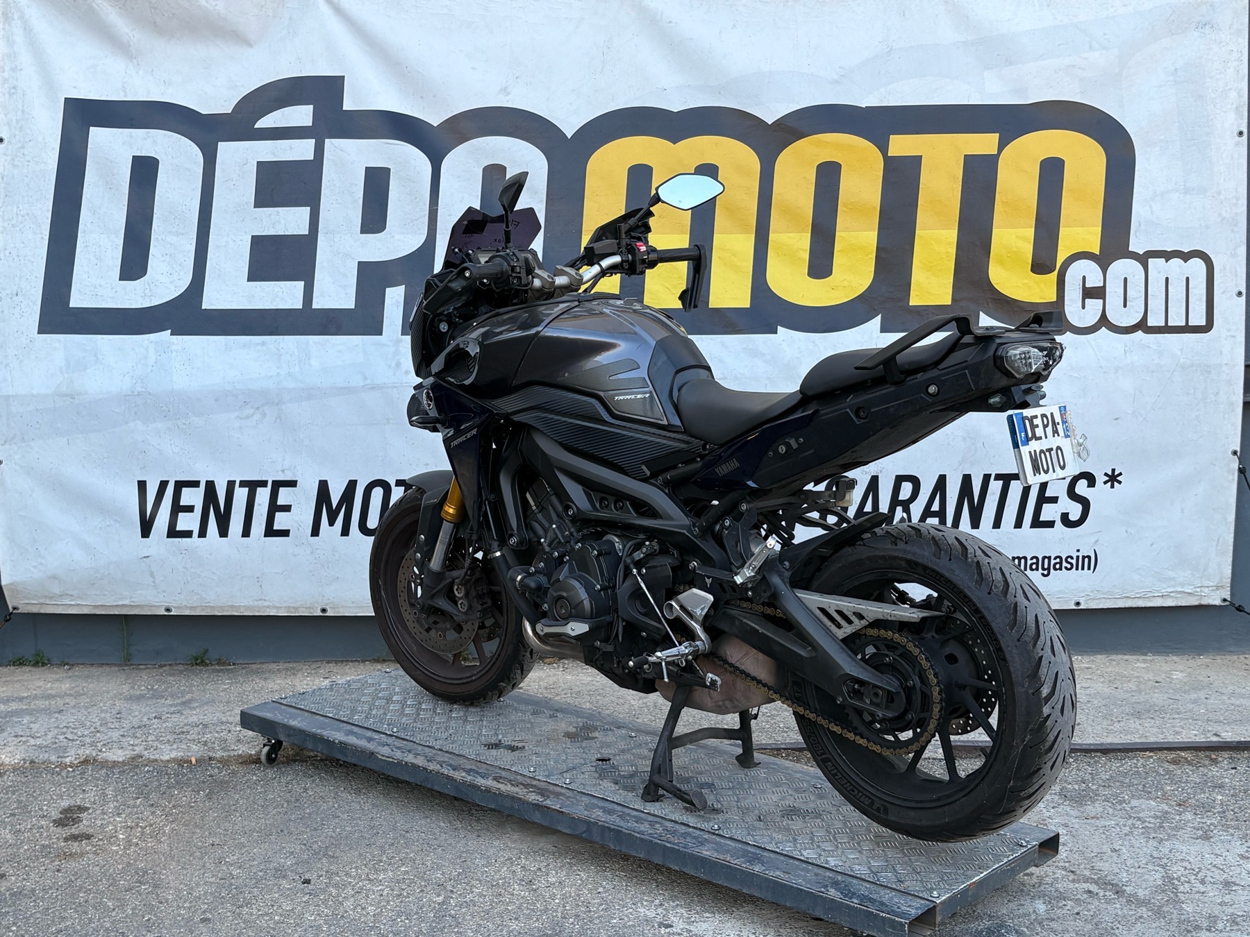 moto accidentée YAMAHA TRACER 900