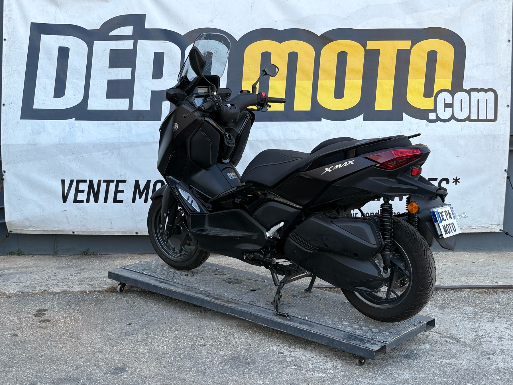 moto accidentée YAMAHAXMAX 300