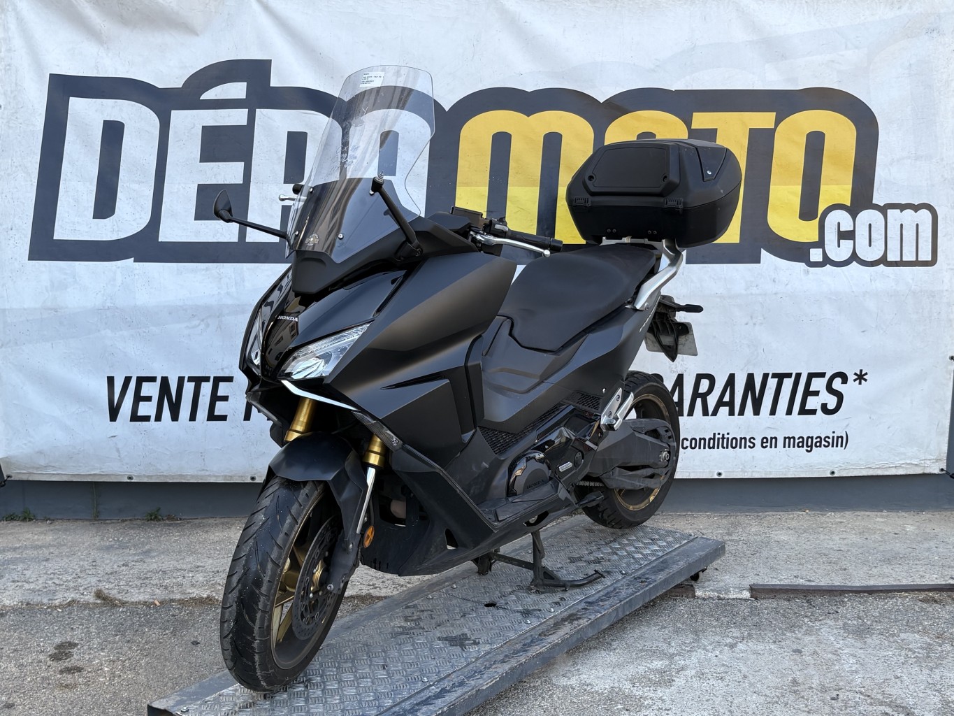 moto accidentée HONDA FORZA 750