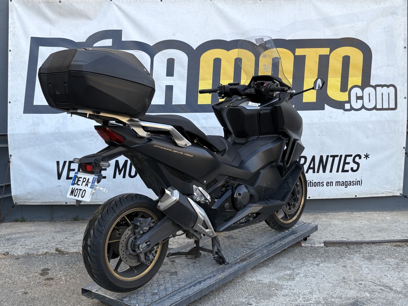 moto accidentée HONDA  FORZA 750