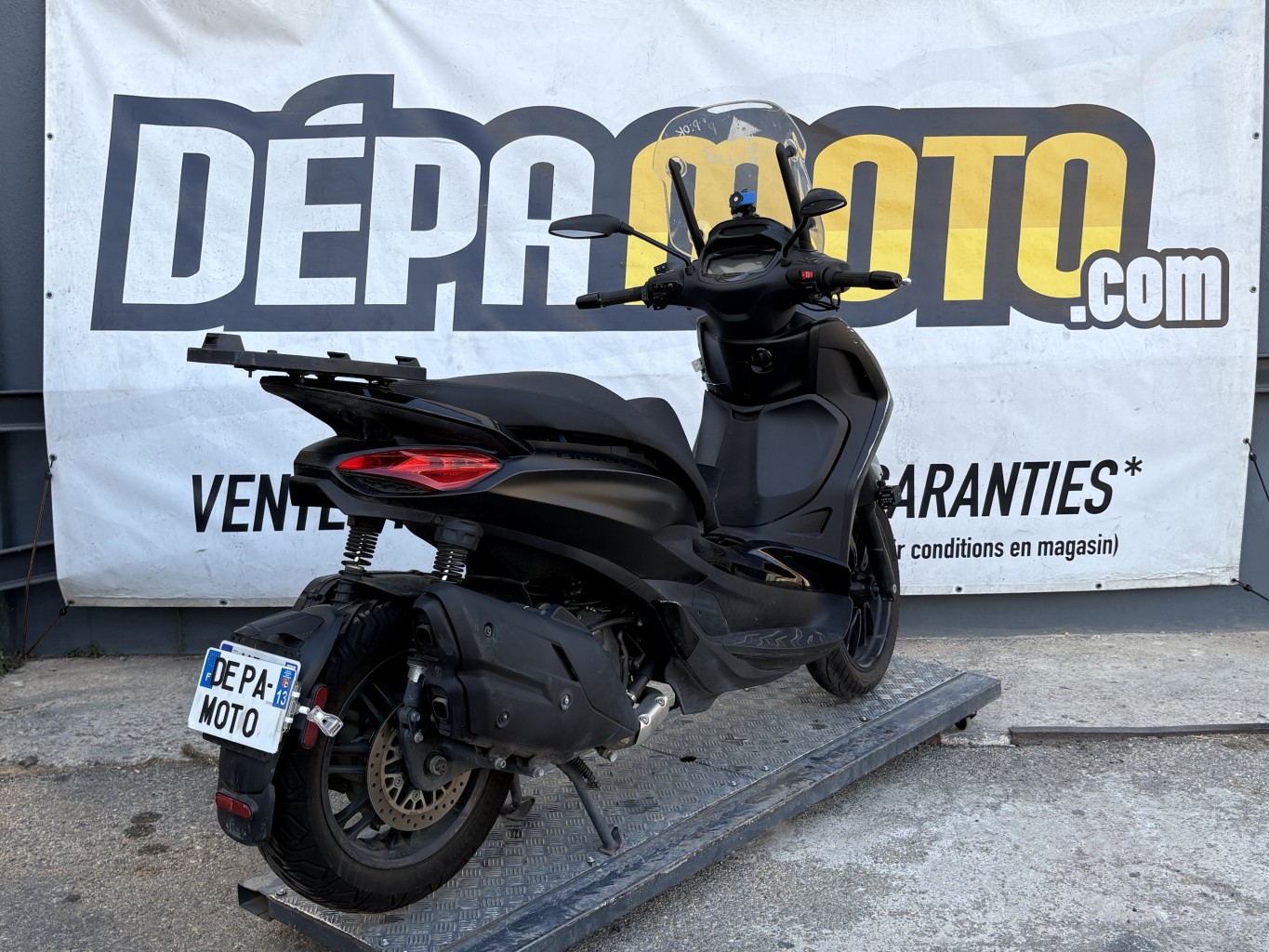 moto accidentée PIAGGIO  BEVERLY 400