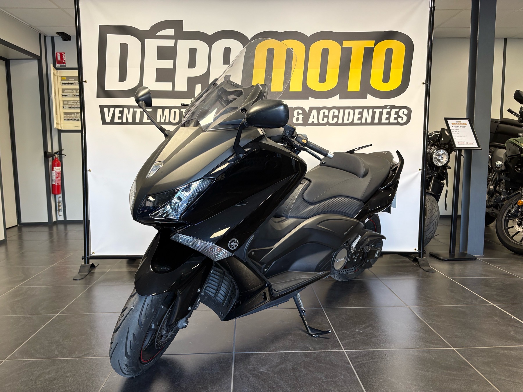moto d’occasion YAMAHA TMAX 530