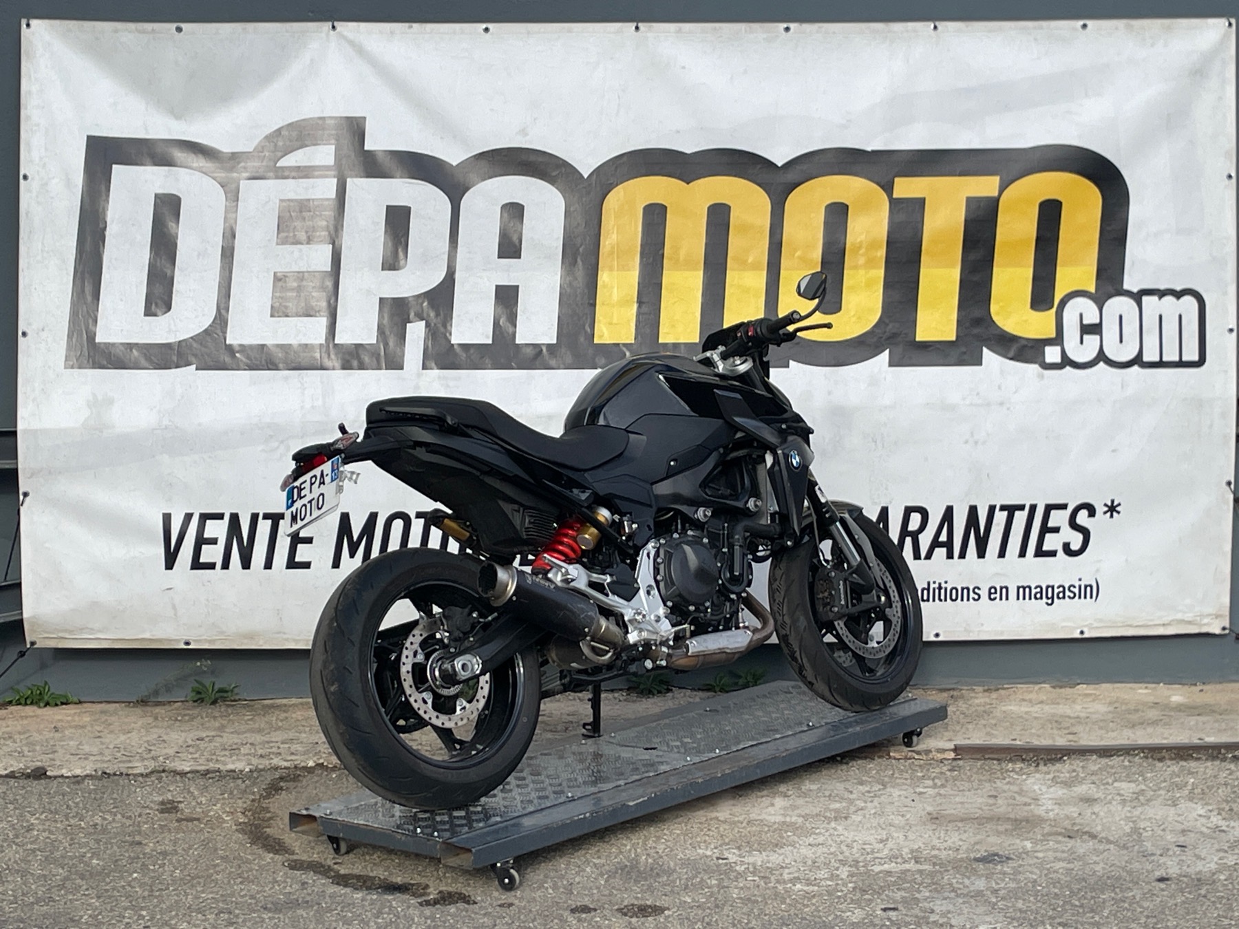 moto accidentée BMW F900R ROADSTER