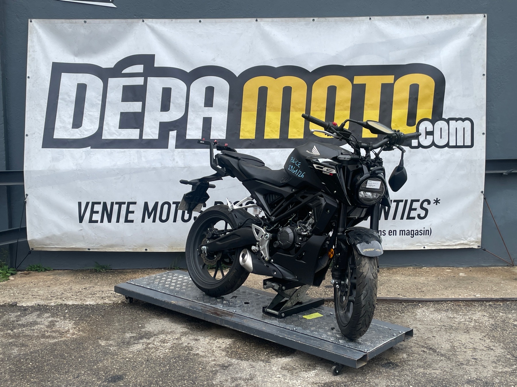 moto accidentée HONDA CBF125