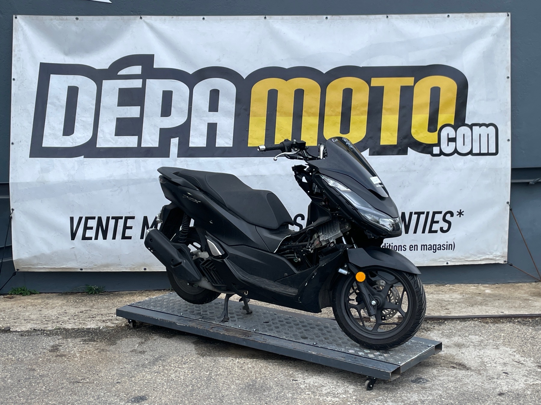 moto accidentée HONDA  PCX 125