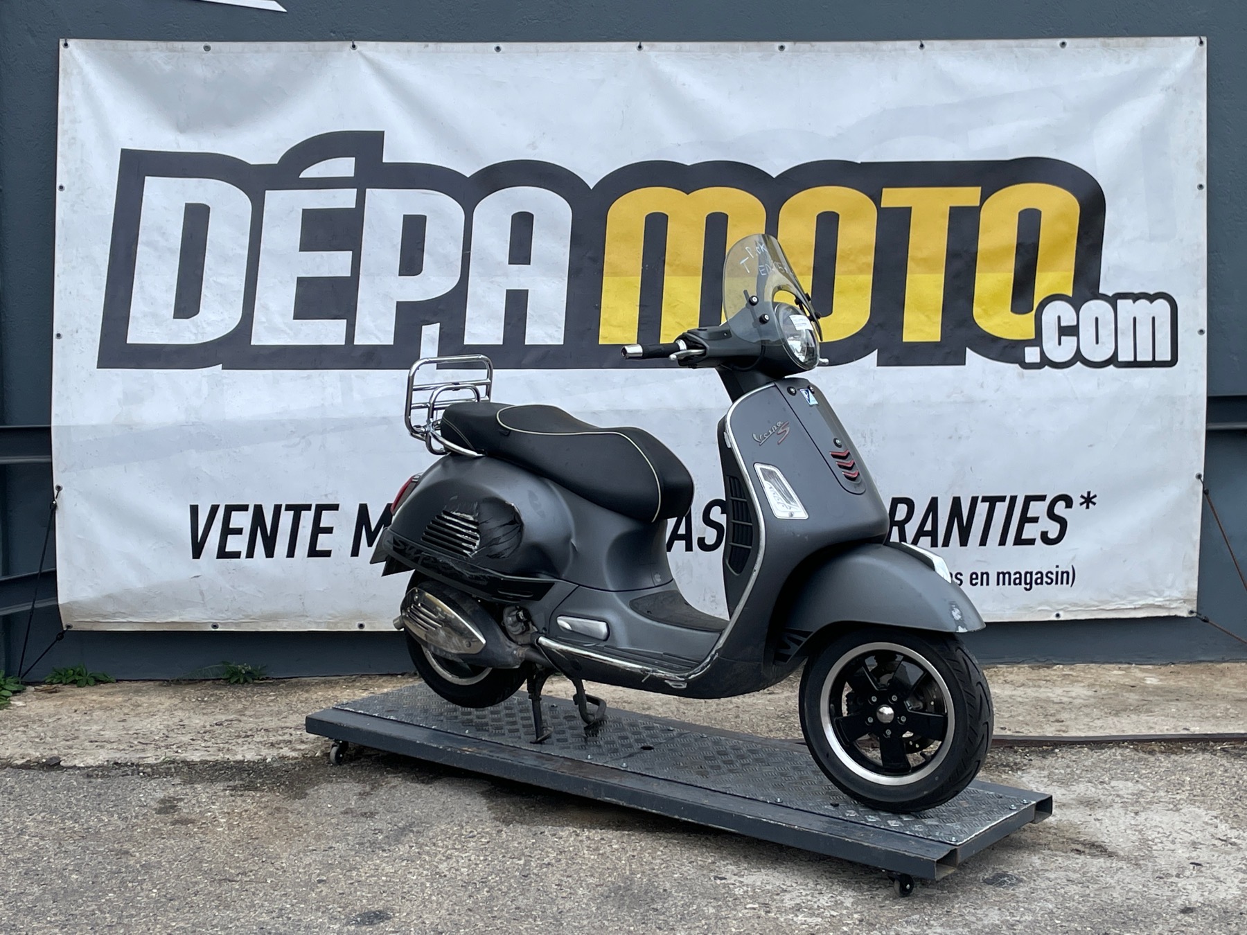 moto accidentée PIAGGIO  GTS 125