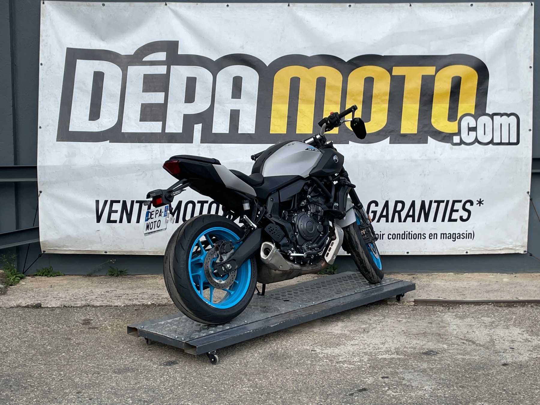 moto accidentée YAMAHA MT07