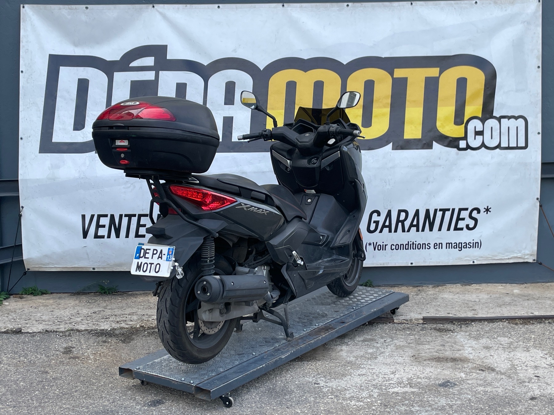 moto accidentée YAMAHA  XMAX 125