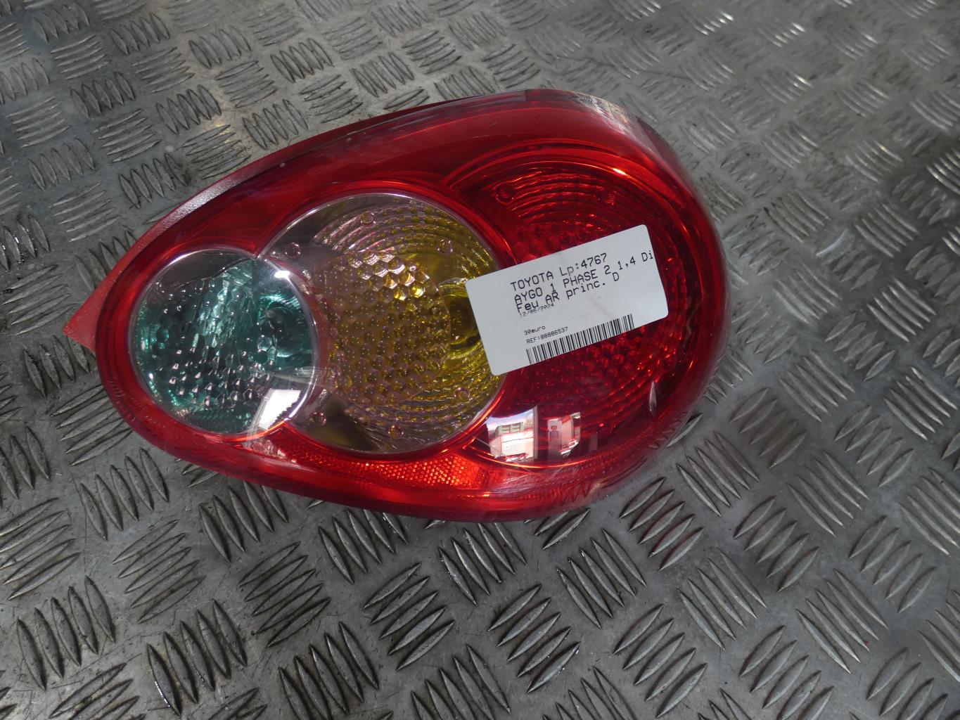 Toyota Aygo (B10) Compacto 1.4 HDI (2WZ-TV) CUERPO DE LA PILOTO TRASERA DERECHA