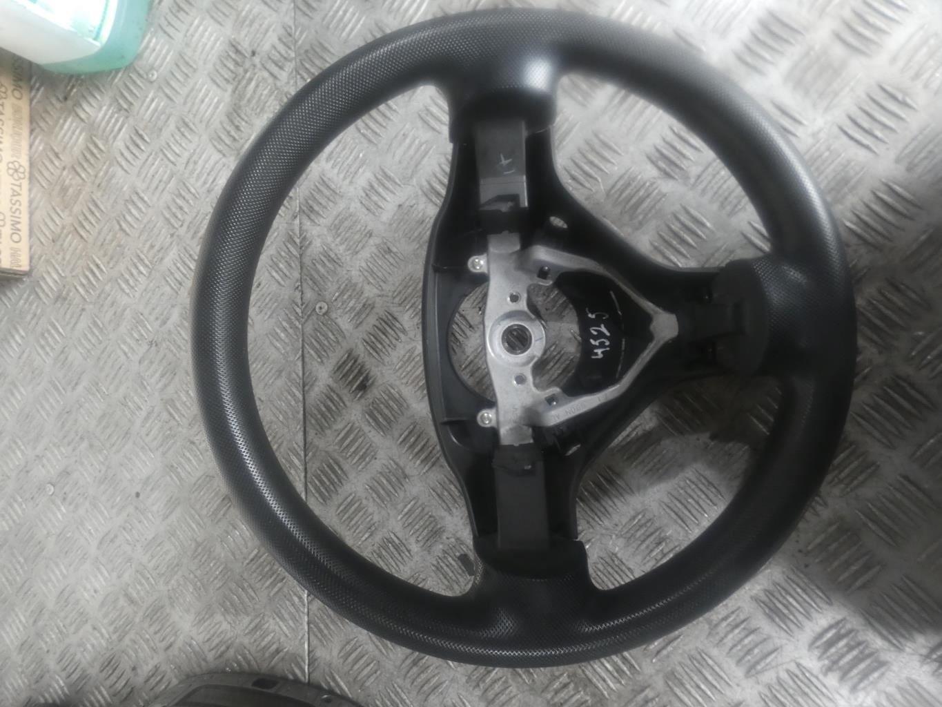 Toyota Aygo (B10) Hatchback 1.4 HDI (2WZ-TV) STEERING WHEEL