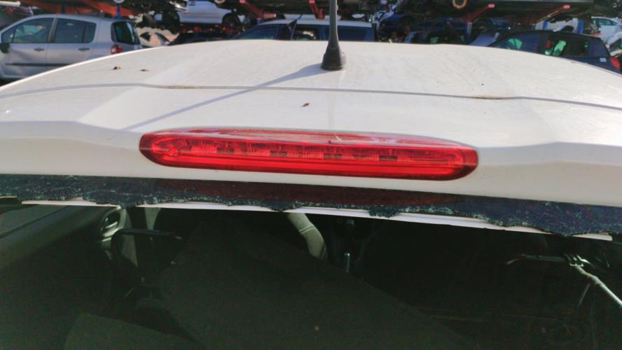 Image Feu arriere stop central - PEUGEOT 208 1