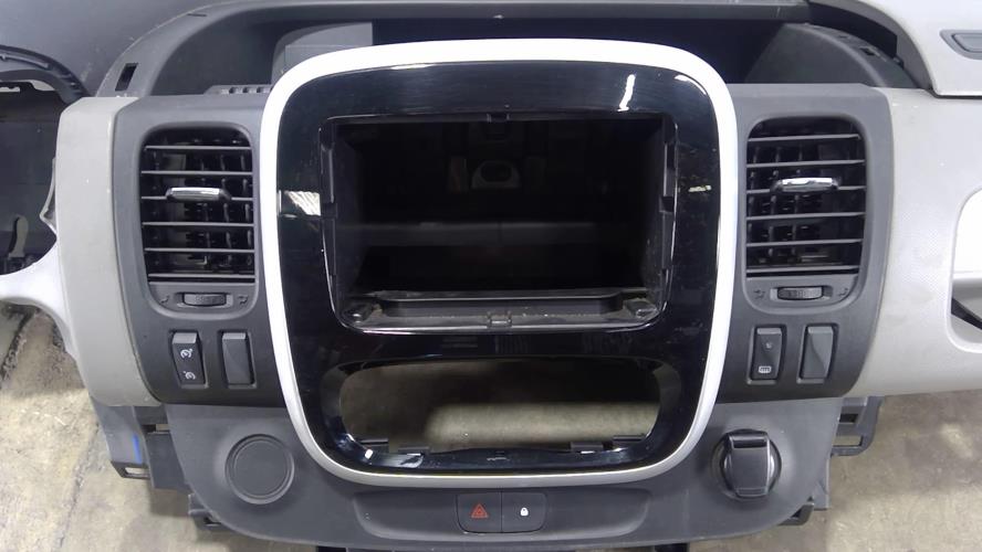 Image Tableau de bord - RENAULT TRAFIC 3 COURT
