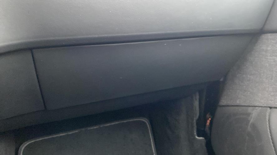 Image Boite a gants - TESLA MODEL S 5YJS