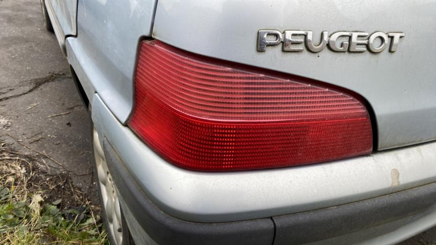 Image Feu arriere principal gauche (feux) - PEUGEOT 106