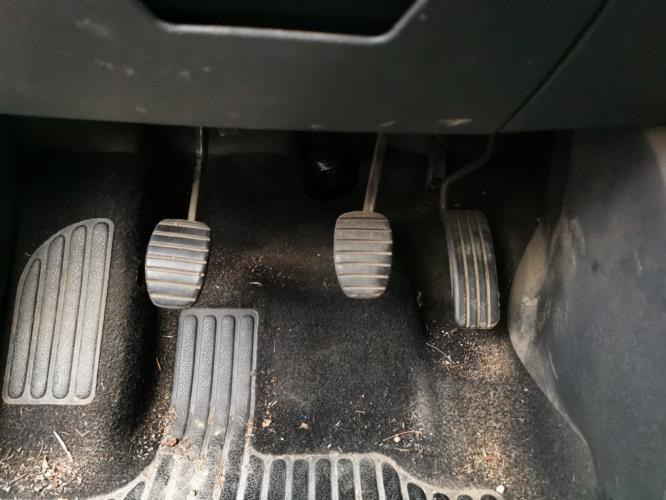 Image Pedale de frein - RENAULT CLIO 3