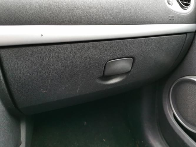 Image Boite a gants - RENAULT CLIO 3