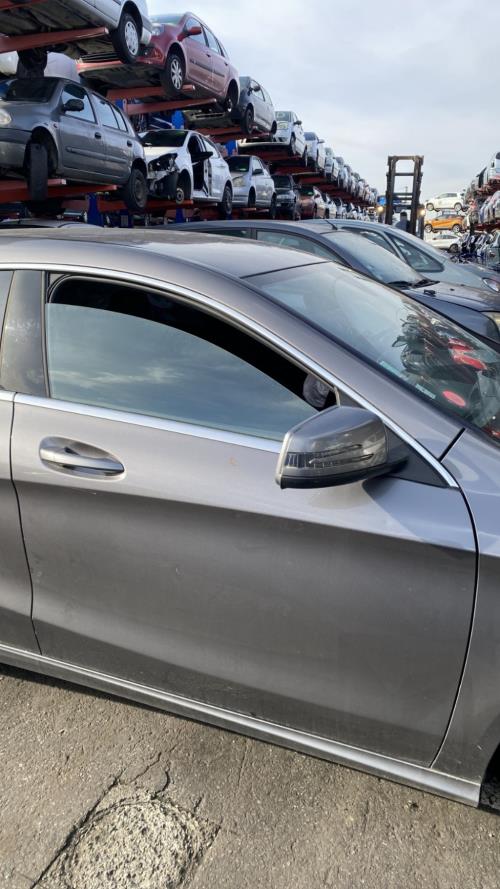 Image Vitre avant droit - MERCEDES CLASSE CLA 117 SHOOTING