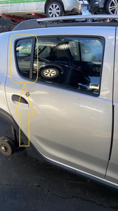 Image Custode arriere droit (porte) - DACIA SANDERO 2