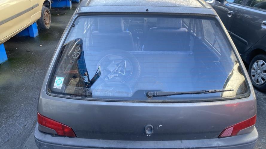 Image Feu arriere principal gauche (feux) - PEUGEOT 106