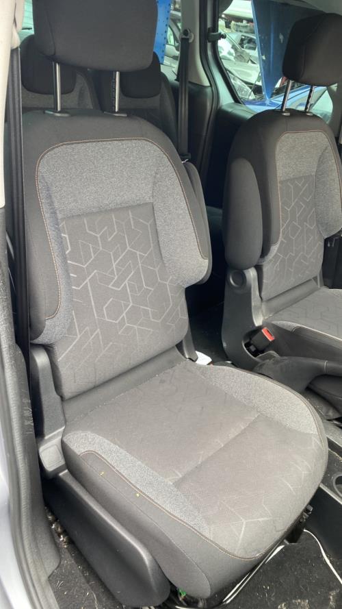 Image Siege avant droit - PEUGEOT PARTNER 2 TEPEE