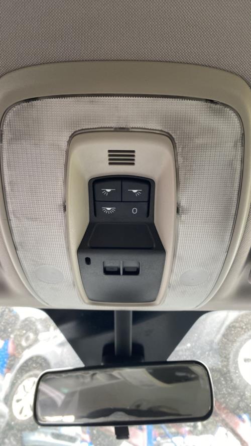 Image Eclairage de plafonnier - VOLVO V 50