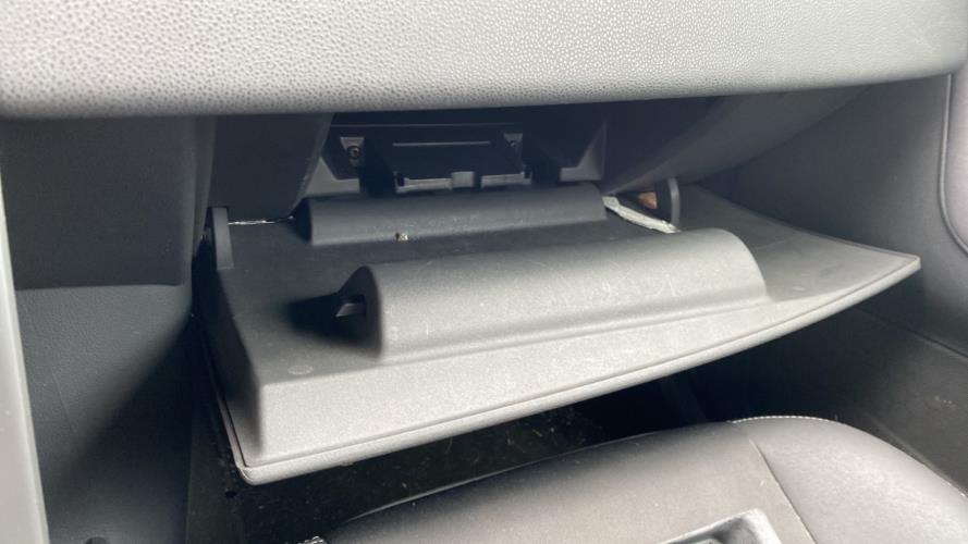 Image Boite a gants - VOLVO V 50