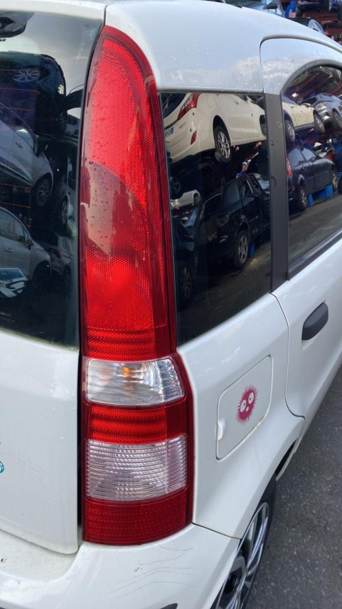 Image Feu arriere principal droit (feux) - FIAT PANDA 2