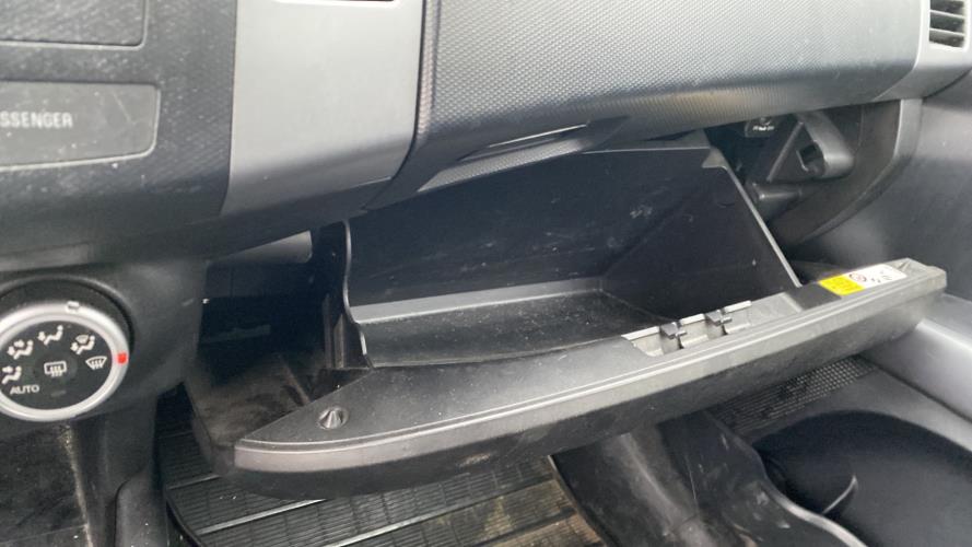 Image Boite a gants - MITSUBISHI OUTLANDER 2
