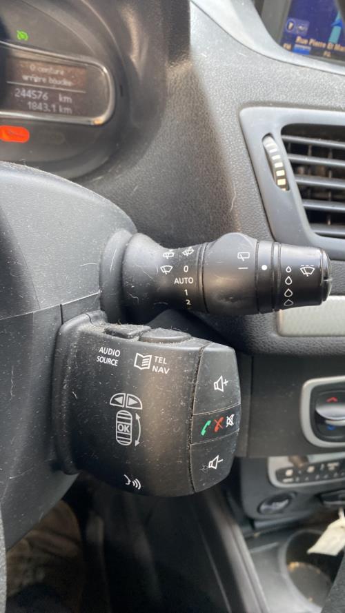 Image Com (Bloc Contacteur Tournant+Commodo Essuie Glace+Commodo Phare) - RENAULT MEGANE 3