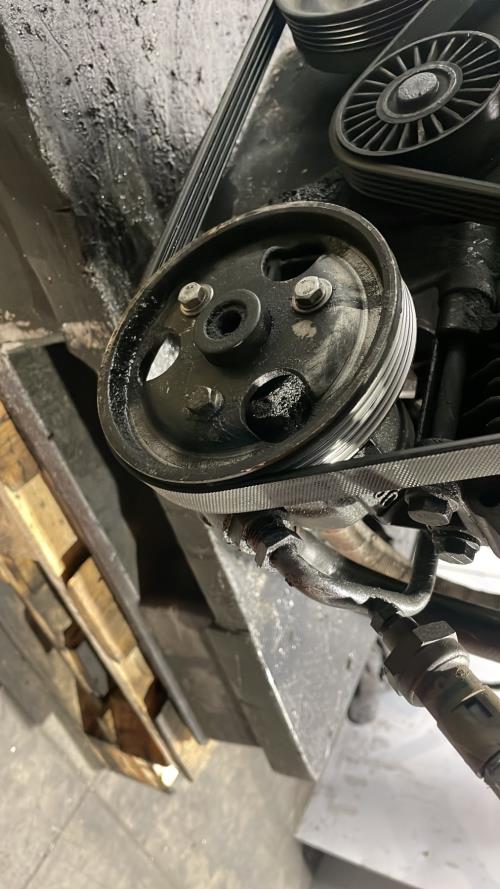 Image Pompe de direction - RENAULT CLIO 2