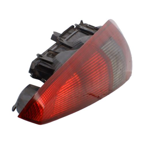 Image Feu arriere principal droit (feux) - FORD FIESTA 5