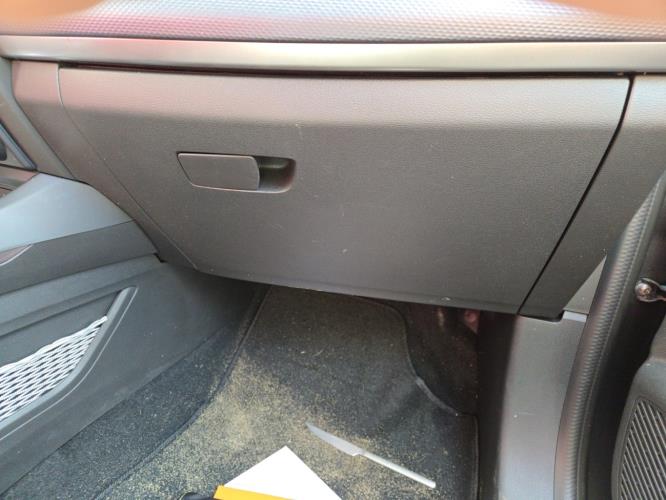 Image Boite a gants - RENAULT ARKANA