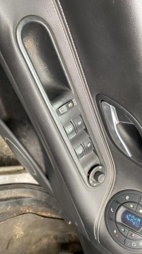 Image Interrupteur de leve vitre avant gauche - RENAULT ESPACE 4