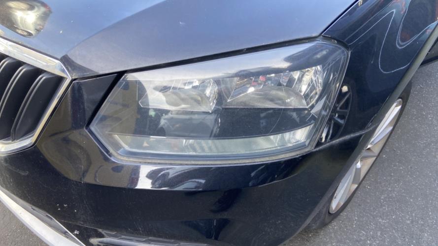 Image Optique avant principal gauche (feux)(phare) - SKODA YETI