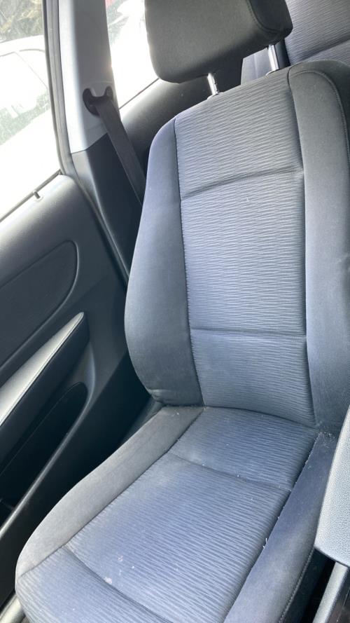Image Siege avant droit - BMW SERIE 1 E81
