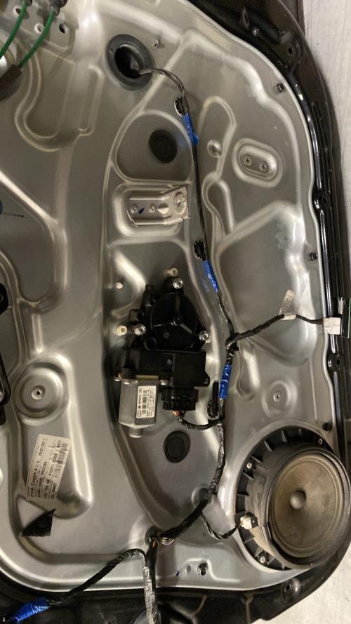 Image Leve vitre electrique avant droit - HYUNDAI I 30 1