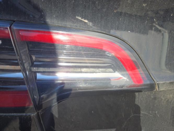 Image Feu arriere secondaire gauche (feux) - TESLA MODEL Y 5YJY 1