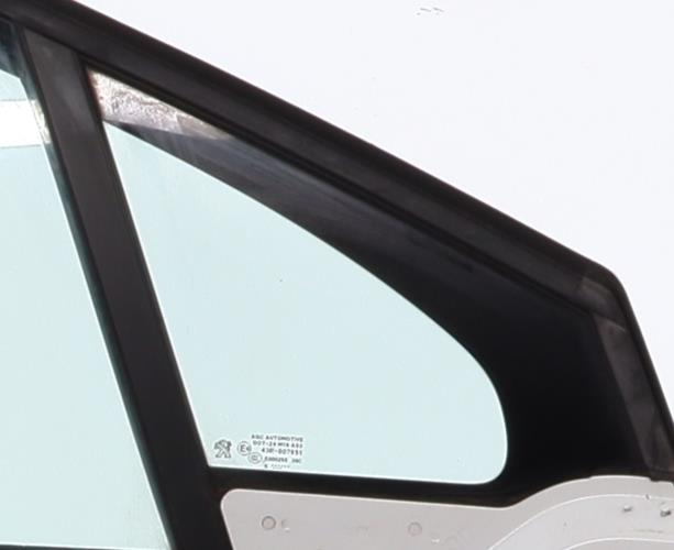 Image Leve vitre electrique avant droit - PEUGEOT 208 1