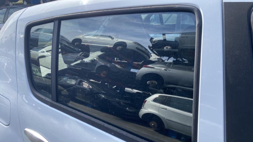 Image Vitre arriere droit - DACIA SANDERO 1