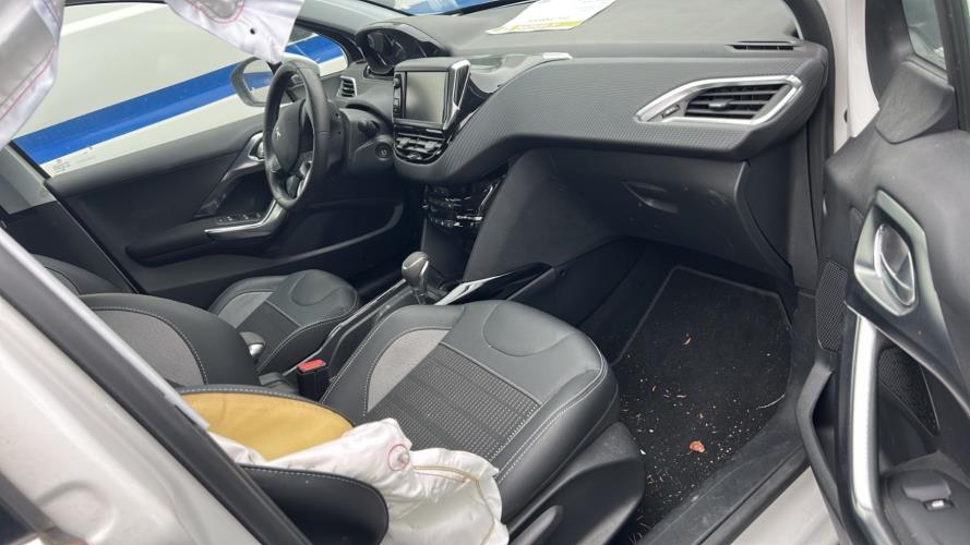 Image Tableau de bord - PEUGEOT 2008 1