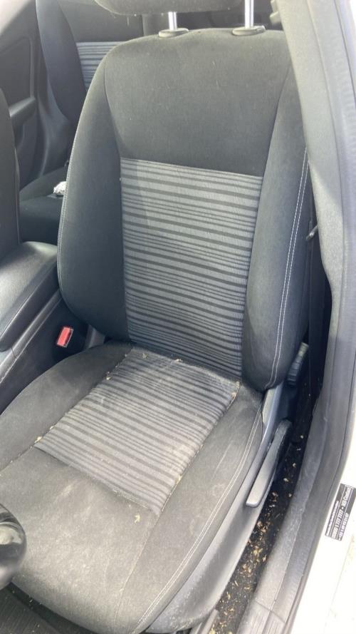 Image Siege avant gauche - MERCEDES CLASSE A 176