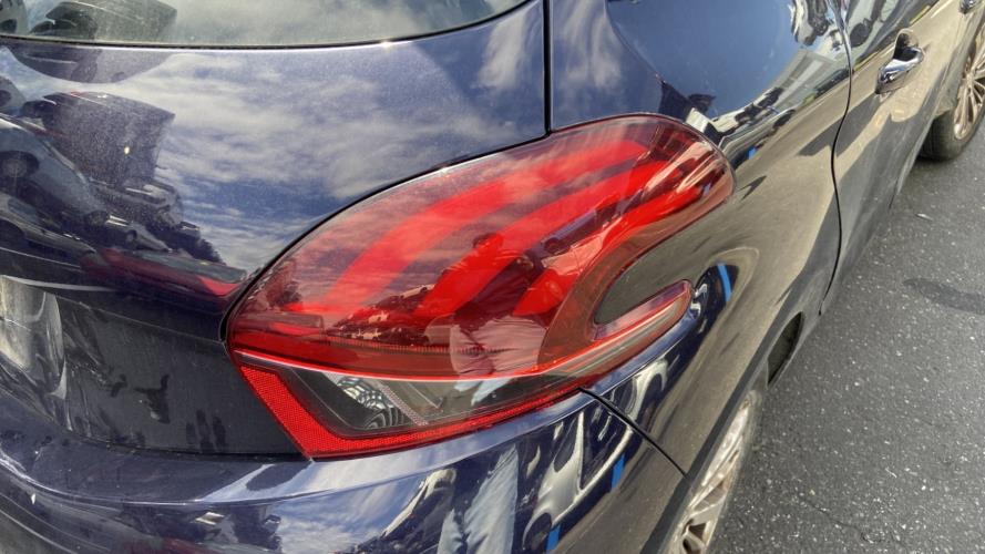 Image Feu arriere principal droit (feux) - PEUGEOT 208 1