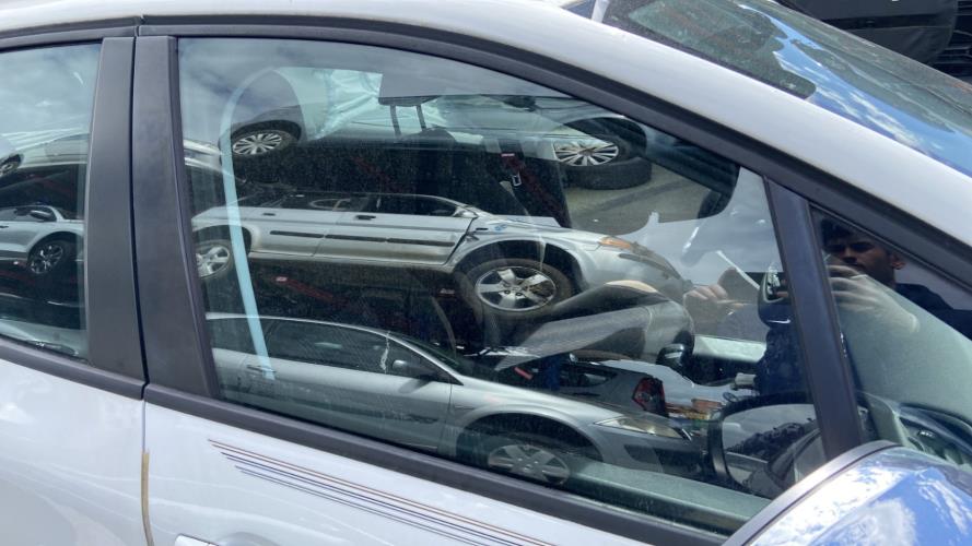 Image Vitre avant droit - PEUGEOT 208 1
