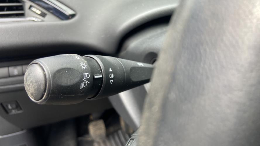 Image Com (Bloc Contacteur Tournant+Commodo Essuie Glace+Commodo Phare) - PEUGEOT 208 1