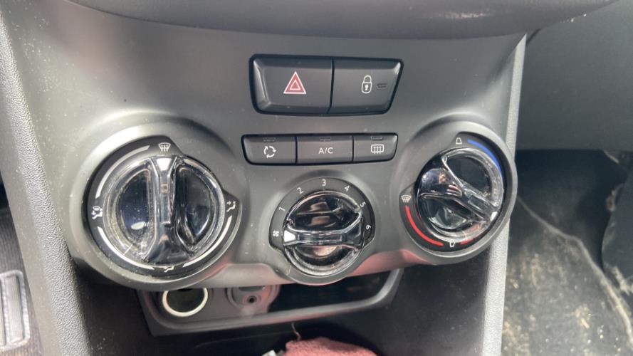 Image Commande chauffage - PEUGEOT 208 1