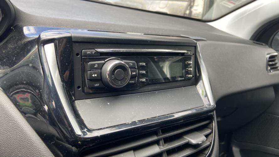 Image Autoradio d'origine - PEUGEOT 208 1