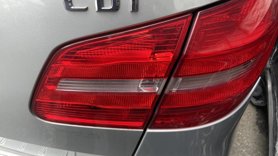 Image Feu arriere secondaire droit (feux) - MERCEDES CLASSE B 246