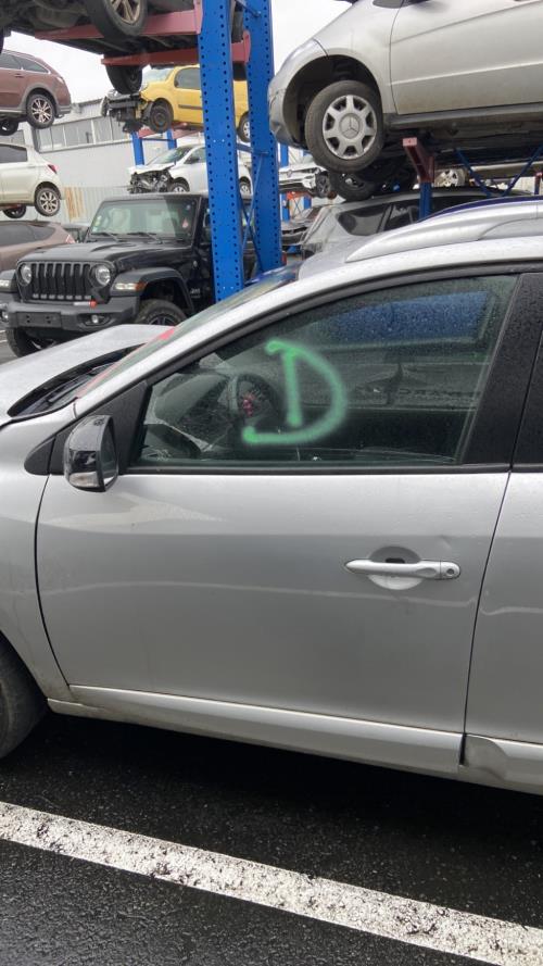 Image Porte avant gauche - RENAULT MEGANE 3