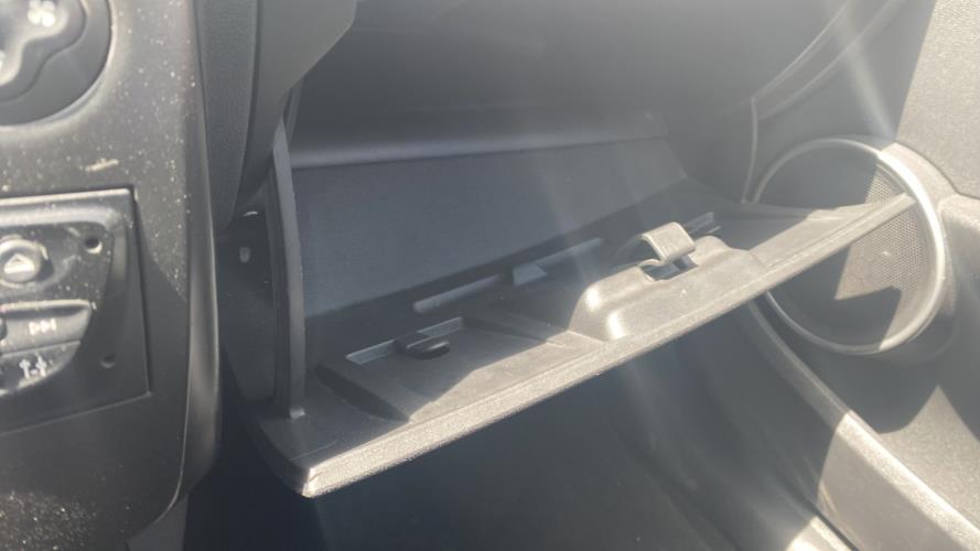Image Boite a gants - RENAULT CLIO 3